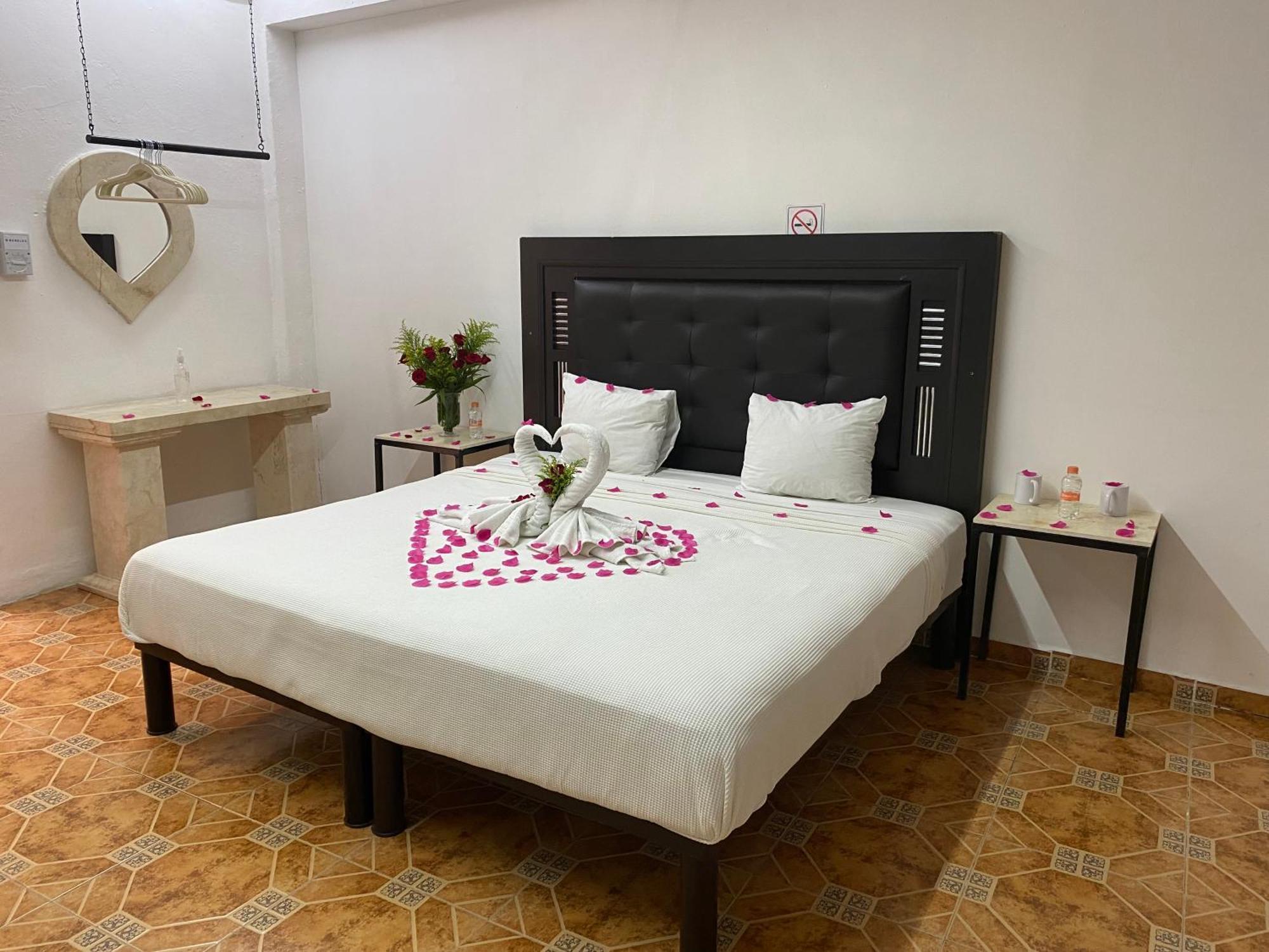 Hotel La Catedral Mérida Buitenkant foto