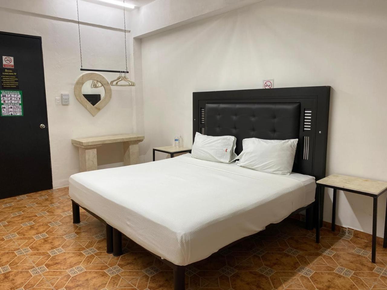 Hotel La Catedral Mérida Buitenkant foto