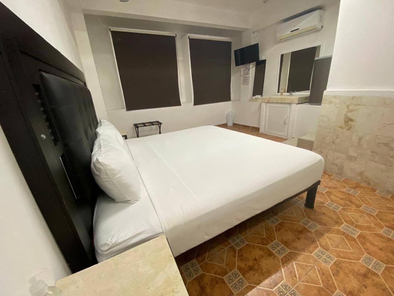 Hotel La Catedral Mérida Buitenkant foto